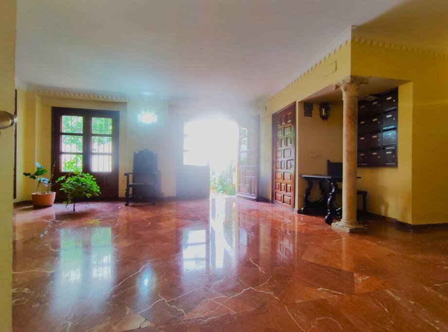Plaza Cristo De Burgos Apartment Seville Exterior photo